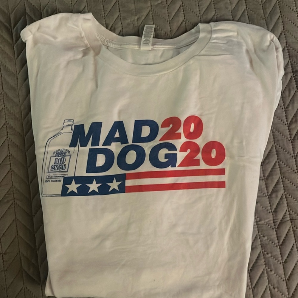 Mens Bar Stool Sports Mad Dog 2020 Tshirt